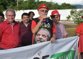 Fundador do PT no Piauí, Antônio José Medeiros, pode disputar prefeitura de União